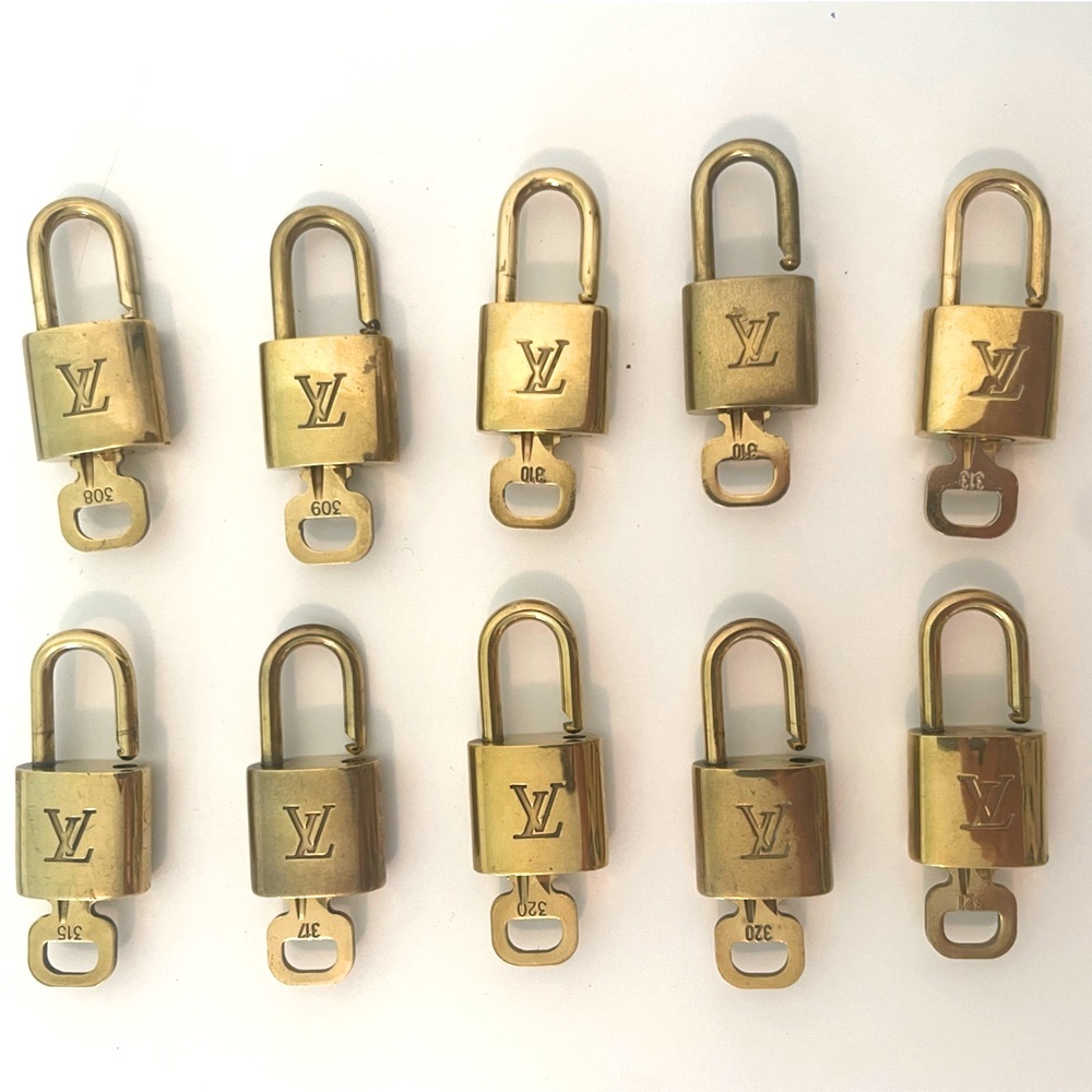 🔐Louis Vuitton Lock & Key Set 🔐
